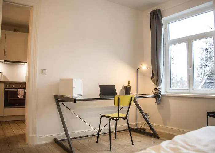 Doppelbett In Heller Apartament Hamburg